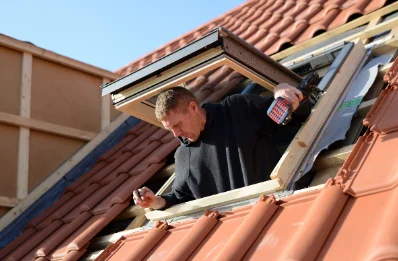 Pose de fenêtres de toit Velux à Combressol